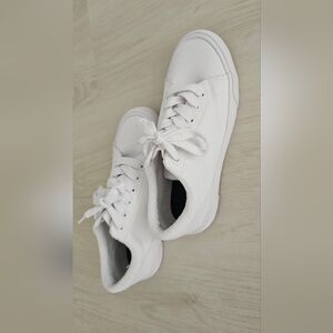 Rachel Zoe White Casual Sneaker - Size 8